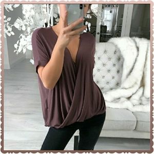 💕Re-posh💕 Ekattire Fendy Plum Drape Top
